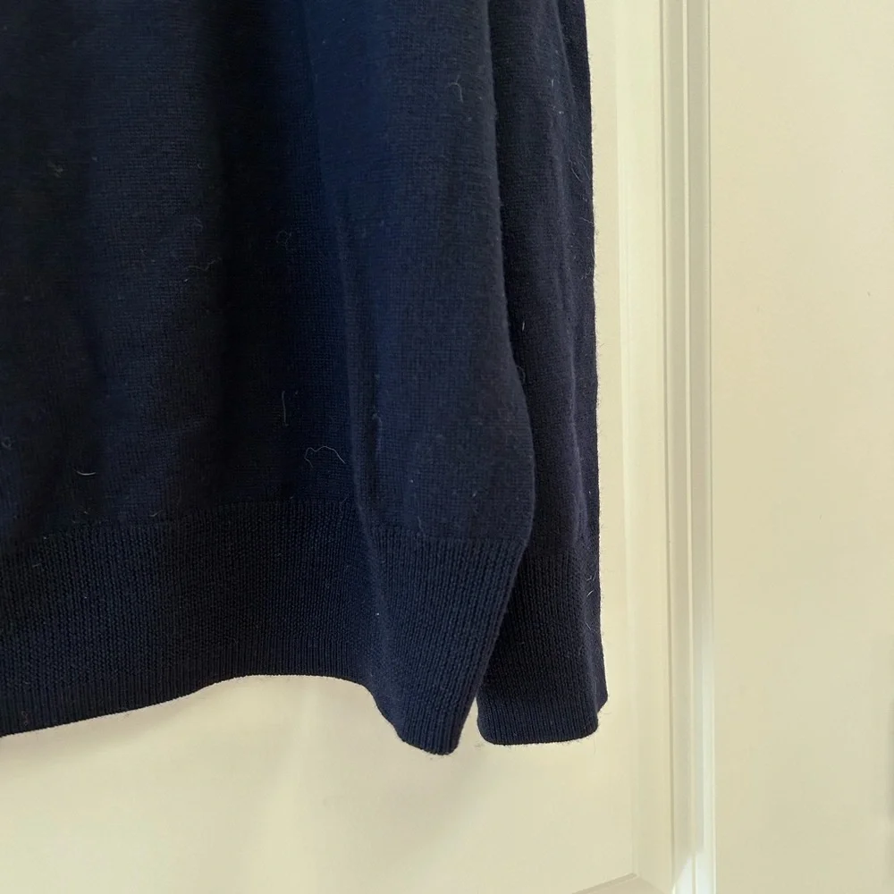 Jos A. Bank 100% merino Wool 1/4 zip mock neck pullover in black. EUC